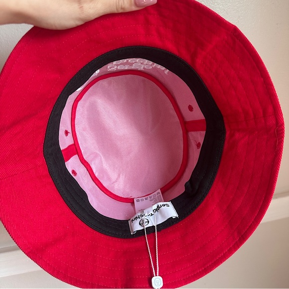 Sergio Tacchini Bucket Hat Tango Red Embroidered ST Logo Corduroy Retro Festival - Picture 9 of 14
